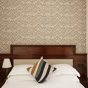 glam-luxury-rome.it-romehotels.com/